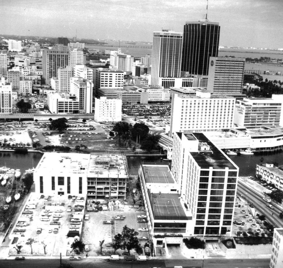 In 1977, construction nears completion of the new downtown regional U.S. Customs office between Southeast Fifth Street and the Miami River behind Rivergate Plaza.