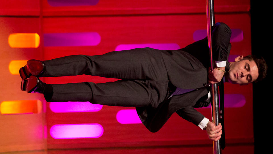 Zac Efron demonstrated his pole-dancing skills on the Graham Norton Show.