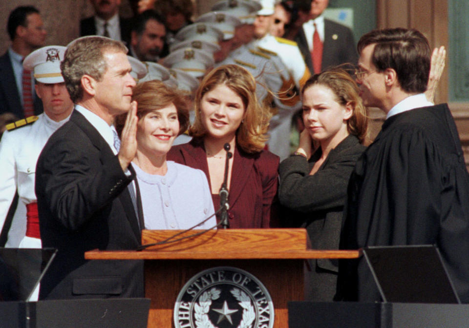 GEORGE BUSH JR'S INVESTITURE AT THE CAPITOL IN TEXAS (Robert Daemmrich Photography Inc / Robert Daemmrich Photography / Getty Images)