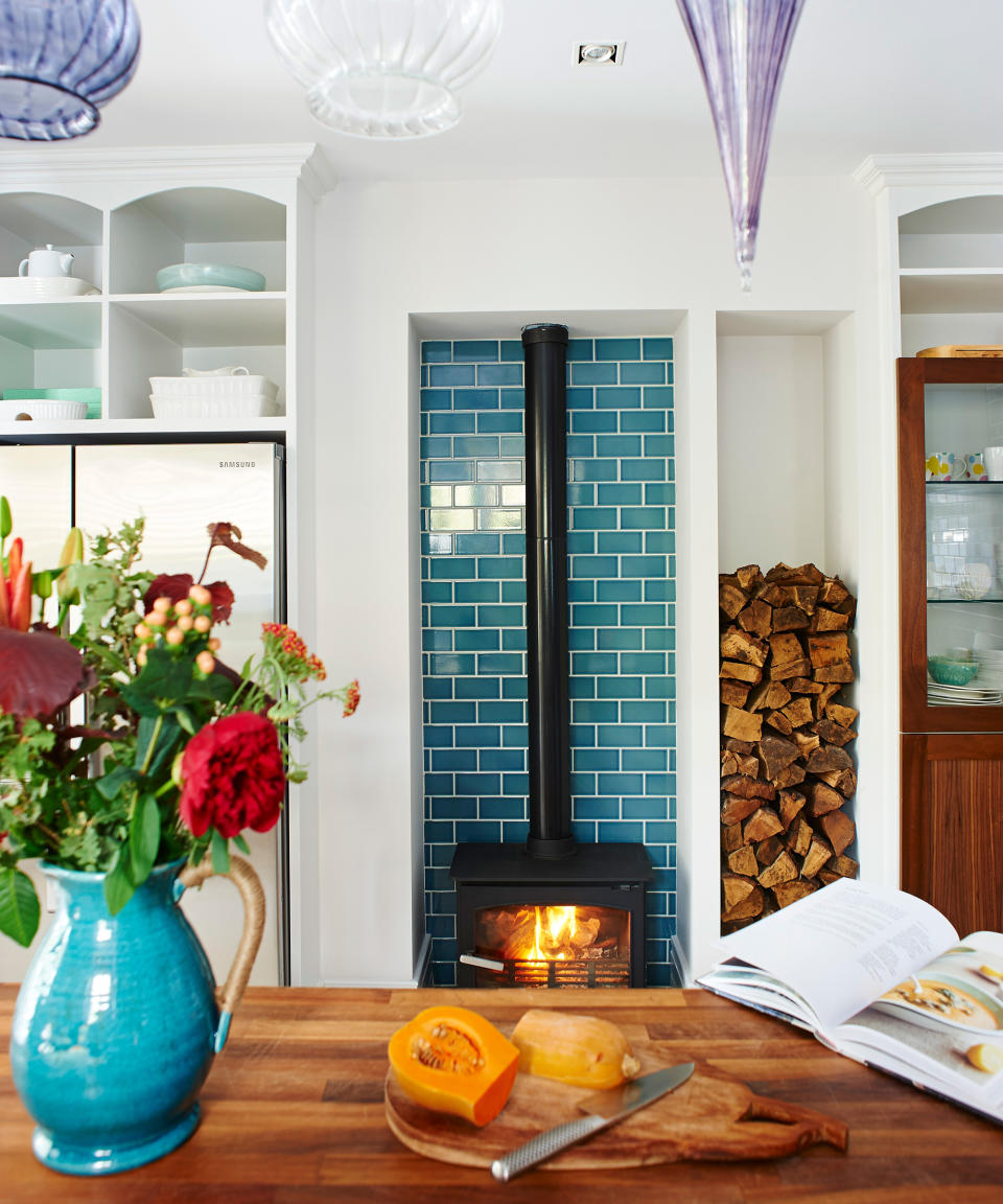 ADD COLOR TO ENLIVEN A SMALL KITCHEN