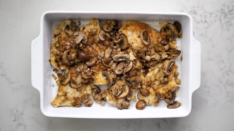 chicken with mushrooms and onions