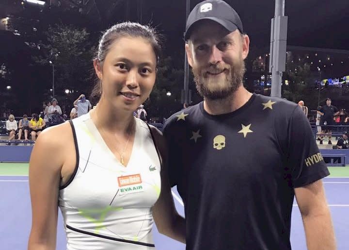 美網混雙台灣網球女將詹皓晴與紐西蘭選手維納斯(Michael Venus)成功晉級16強。(圖：詹皓晴臉書)