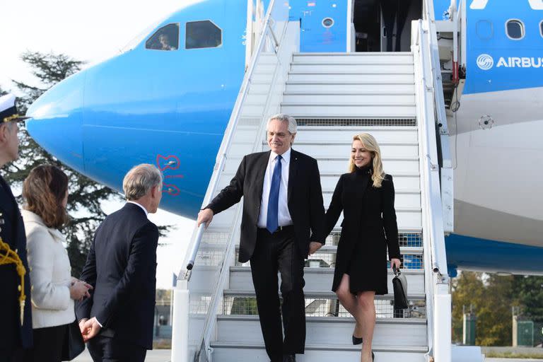 El presidente Alberto Fernández arribó a París junto con la primera dama, Fabiola Yañez