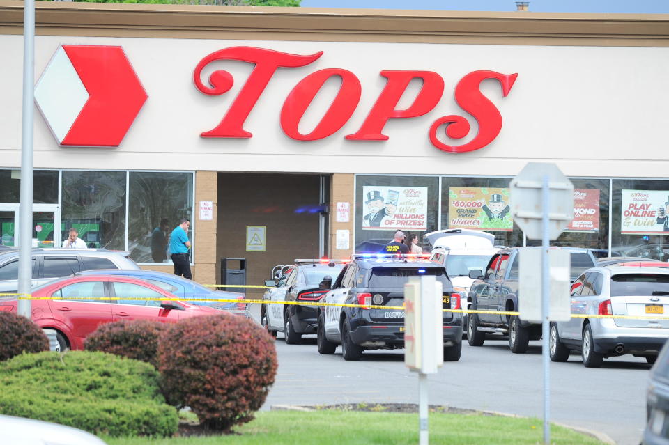 Buffalo Police on the scene of a mass shooting at a Tops Friendly Market on May 14, 2022 in Buffalo, New York. / Credit: John Normile / Getty Images