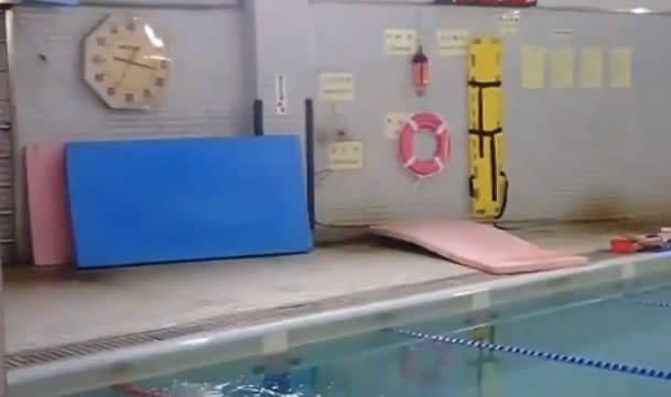 YMCA教育會館內的溫水游泳池區傳一氧化碳中毒。（圖／東森新聞）