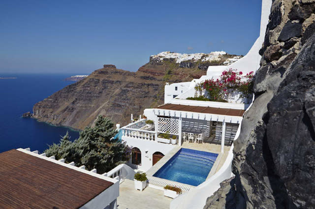 santorini villa on cliff