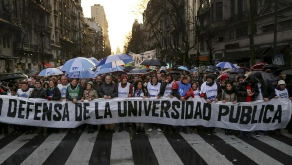 El Gobierno nacional volvió a cuestionar la marcha federal universitaria