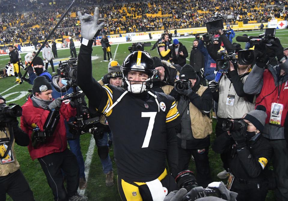 Pittsburgh Steelers quarterback Ben Roethlisberger (7) acknowledges the fans after playing against the Cleveland Browns at Heinz Field.