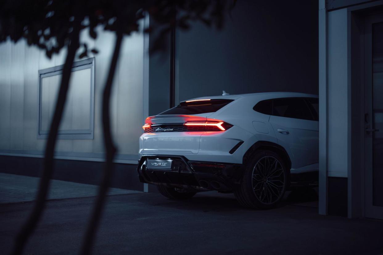 2025 lamborghini urus se