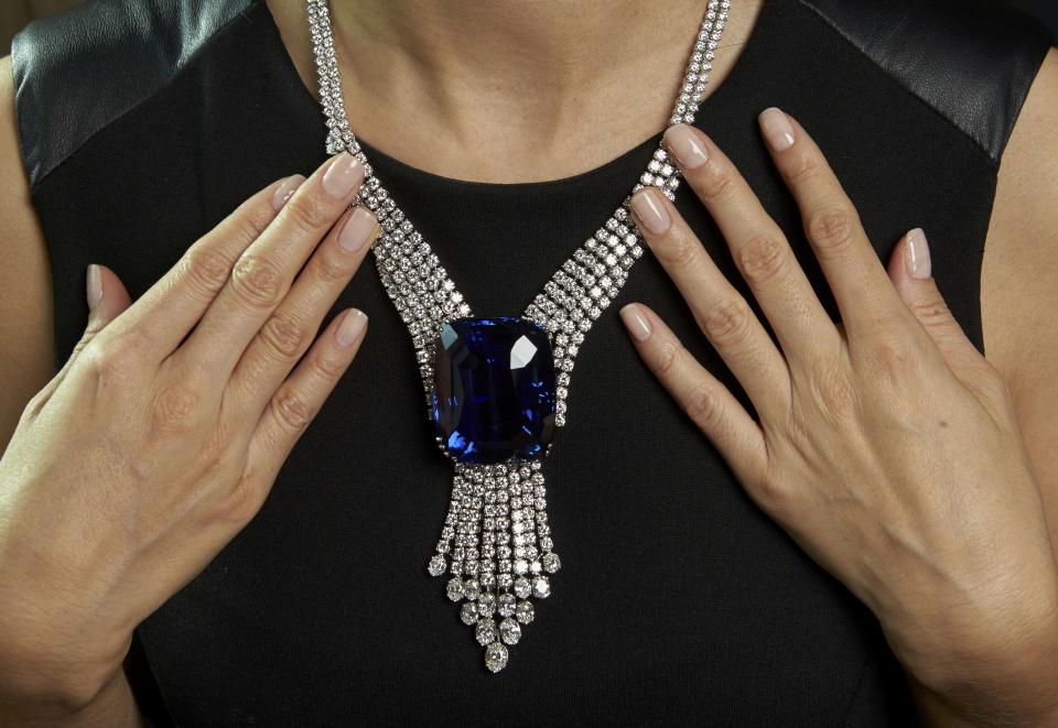 "The Blue Belle of Asia," a 392,52 carats Ceylon sapphire, fetched a record CHF 16,960,000 (US$ 17,600,000) in November 2014. (REUTERS/Denis Balibouse/Files)