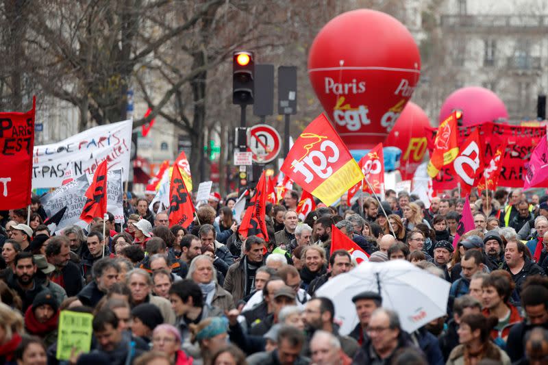 France faces its fifteenth consecutive day of strikes
