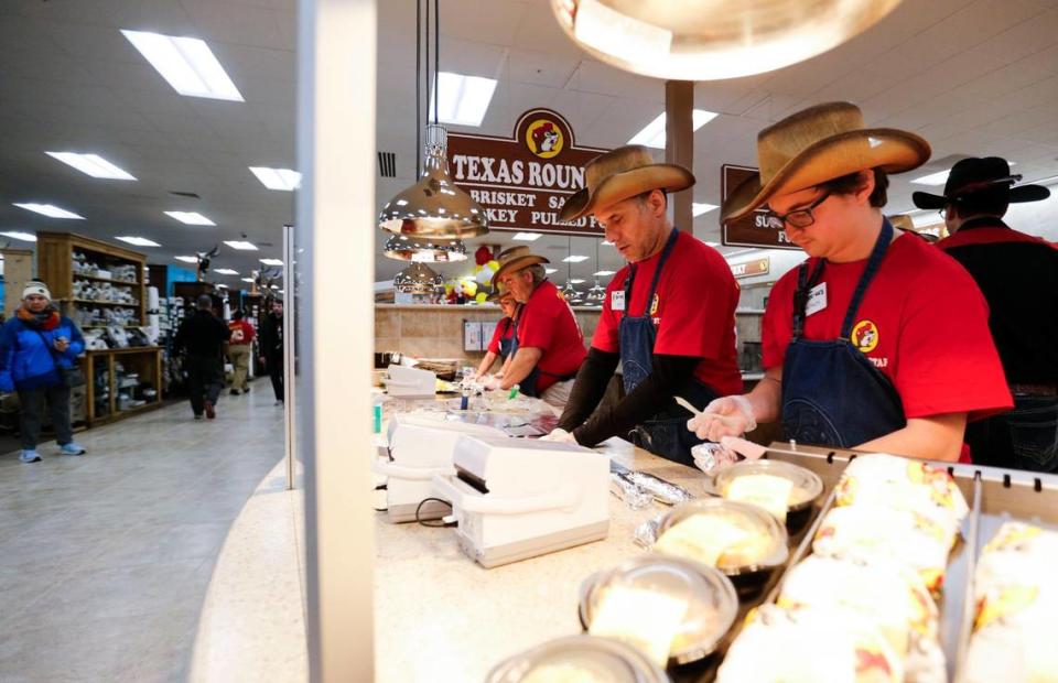 Buc-ee’s barbecue crew preparing breakfast brisket tacos. Nathan Papes/Springfield News-Leader