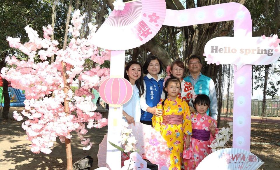 雲林縣長張麗善表示，雲林不只在山區，連平原到土庫也能欣賞到馬光國中前的印度櫻花盛況，形成一片美麗的紅海。土庫櫻花季已經連續舉辦15年，這條櫻花大道不僅是在地居民欣賞櫻花的好地方，也因遊客的推薦，已成為台灣著名的櫻花大道。近年來，崙內社區發展協會通過社造和農再計畫，成功推廣櫻花季活動。