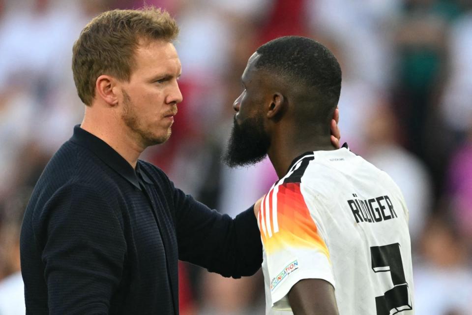 Nagelsmann y Antonio Rudiger (AFP vía Getty Images)