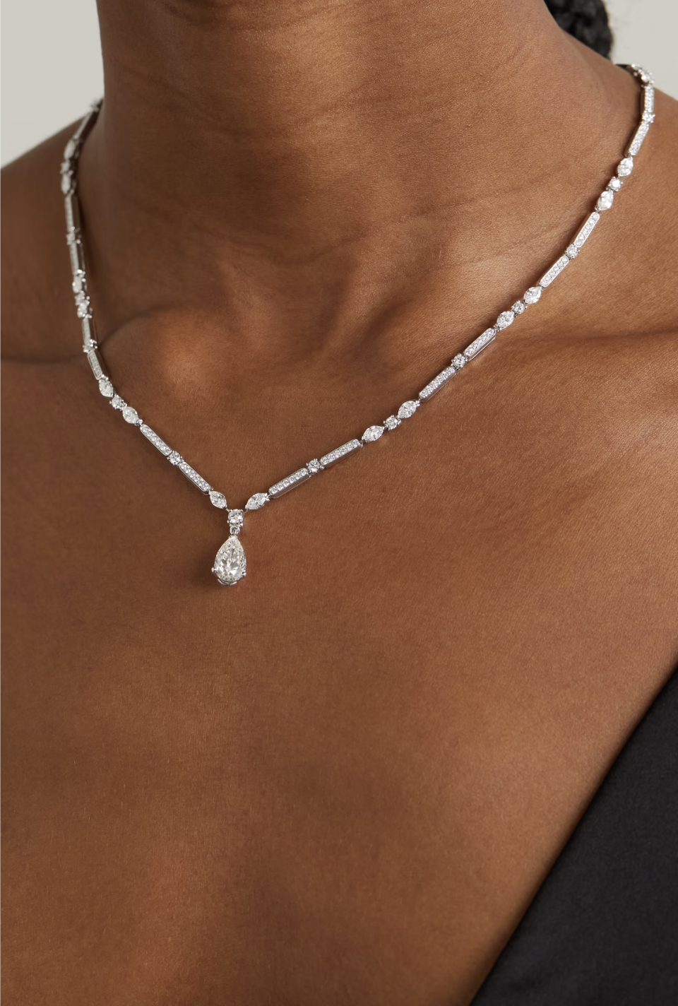 De Beers Diamond Lines Snow Dance 18-karat white gold diamond necklace (Photo: Net-A-Porter)