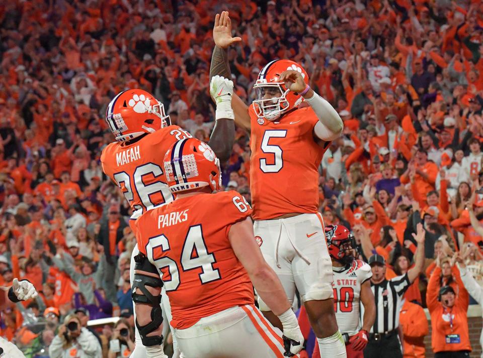 Ncaa Football Clemson Football Vs Nc State Wolfpack