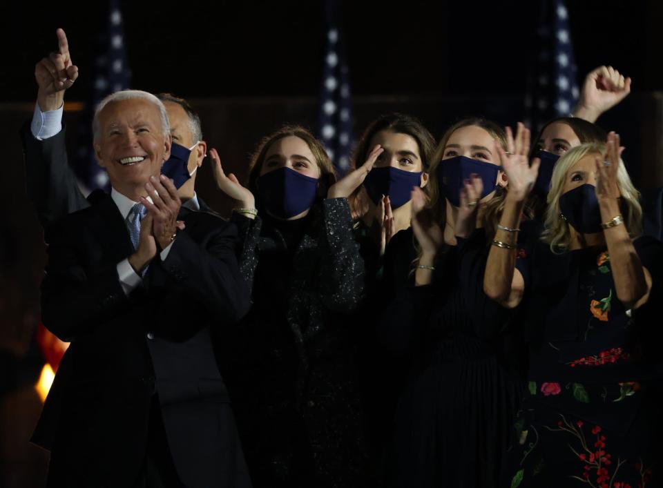 Joe Biden entouré de sa famille, le 7 novembre 2020. - WIN MCNAMEE / GETTY IMAGES NORTH AMERICA - Getty Images via AFP