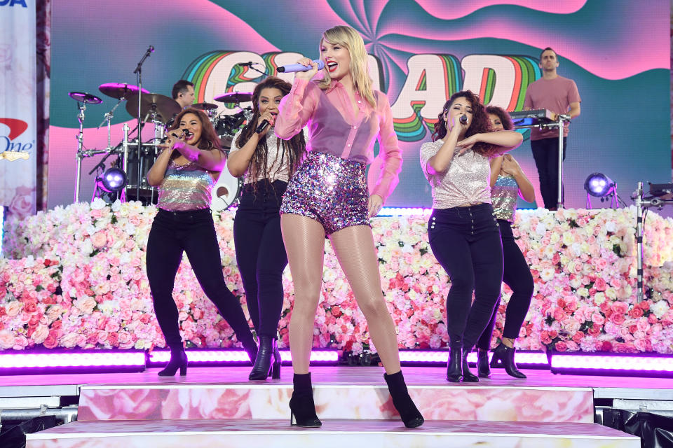 NEW YORK, NEW YORK - AUGUST 22: Taylor Swift performs on ABC's &quot;Good Morning America&quot; at SummerStage at Rumsey Playfield, Central Park on August 22, 2019 in New York City. (Photo by Kevin Mazur/Getty Images for ABA)