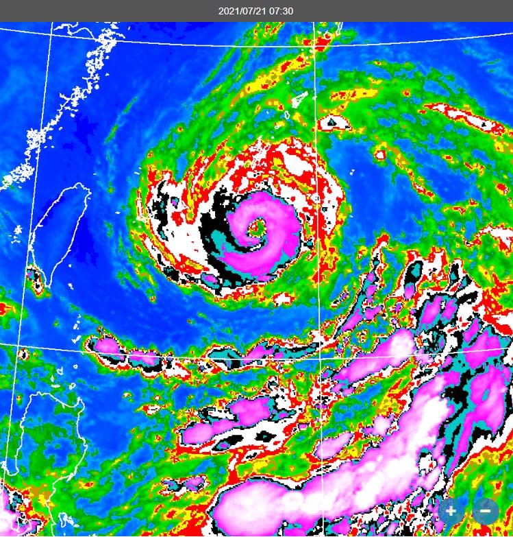 氣象局長鄭明典表示，目前烟花颱風原地打轉，動向仍有變數。   圖：翻攝自鄭明典臉書