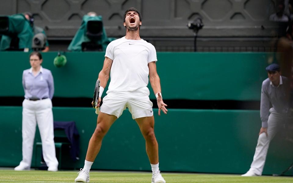 Wimbledon 2023 live: Latest scores and updates as Alcaraz fights back against Berrettini