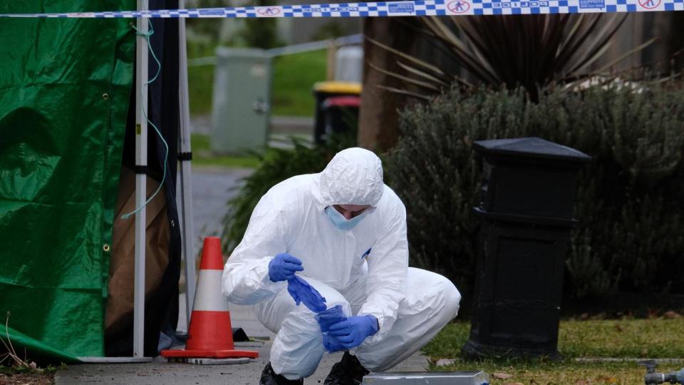 MELBOURNE, AUSTRALIA - NewsWire Photos MAY 8, 2023: Forensic police and homicide Squad detectives are investigating following the death of a man in Taylors Hill Picture: NCA NewsWire /Luis Enrique Ascui