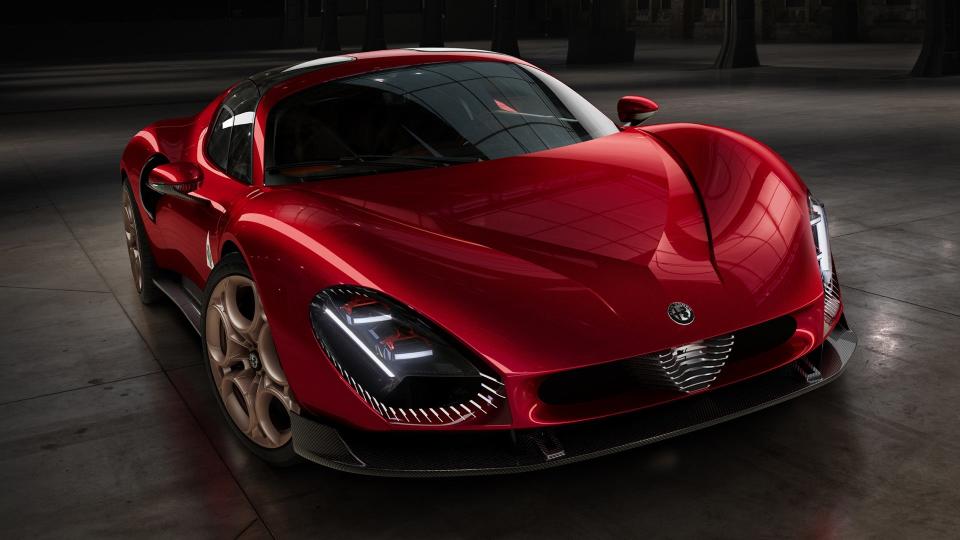 Whoa: Alfa Romeo 33 Stradale Revealed as Stunning 620-HP Supercar photo