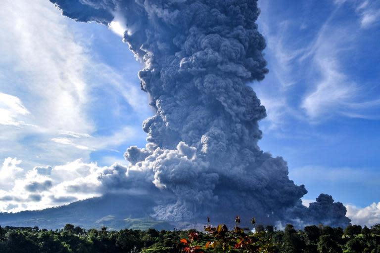 Mount Sinabung eruption: Indonesian officials issue warning after volcano erupts