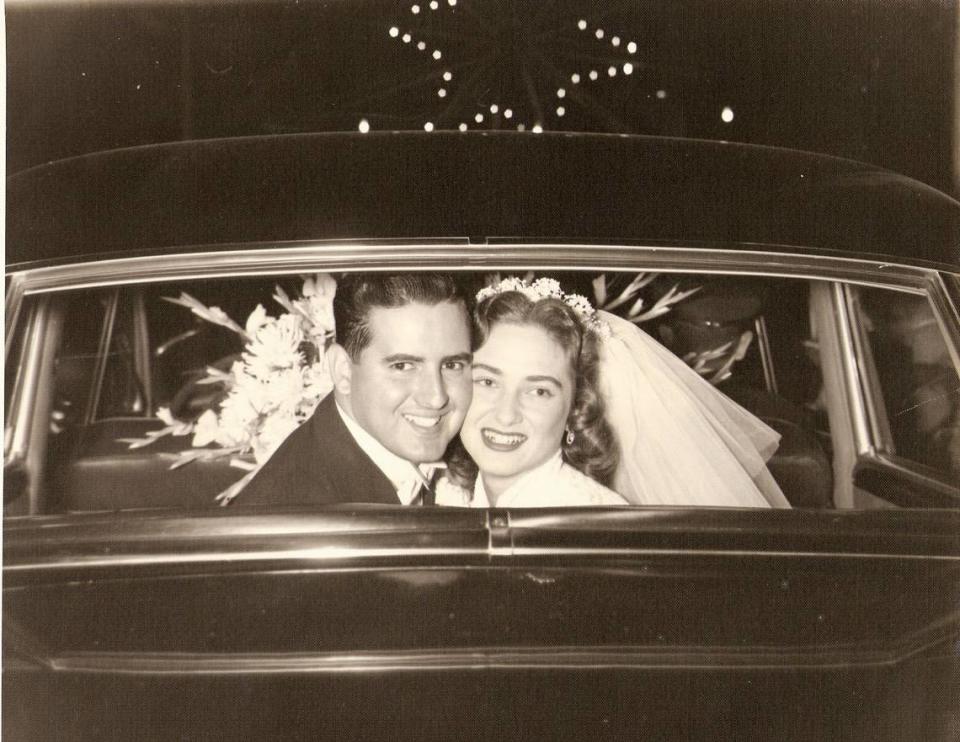 Foto de la boda de Antonio y Daisy San Pedro en Cuba en 1954.
