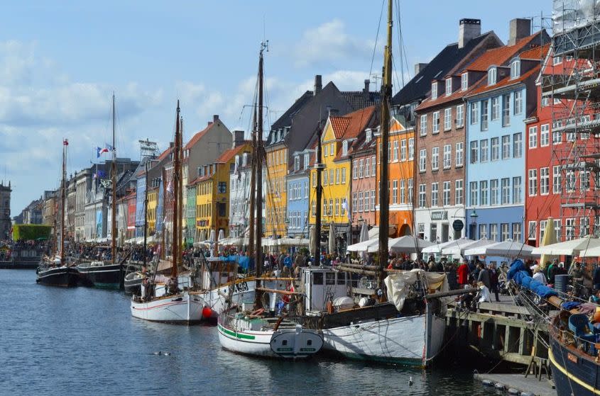 <p>Se dice que la capital de Dinamarca es la ciudad más feliz del mundo. Repleta de bicicletas y edificios pintorescos, querrás recorrerla de arriba a abajo.</p>