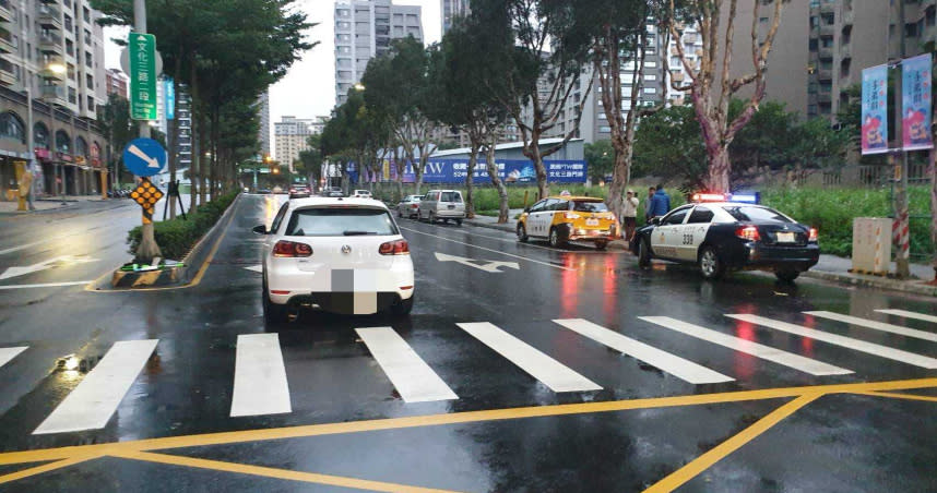 楊姓老翁出門運動卻遭逢車禍，被撞飛數公尺後宣告不治。（圖／翻攝畫面）