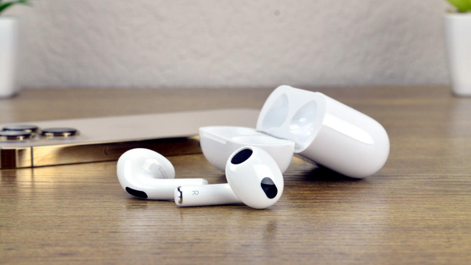 Black Friday Apple Headphones Deals