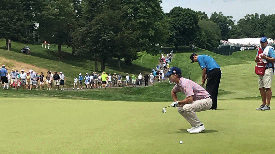 Kevin Streelman sizes up a putt during Round 2 of the 2018 Travelers Championship in Cromwell, Conn., on June 22, 2018. (Daniel Roberts/Oath)