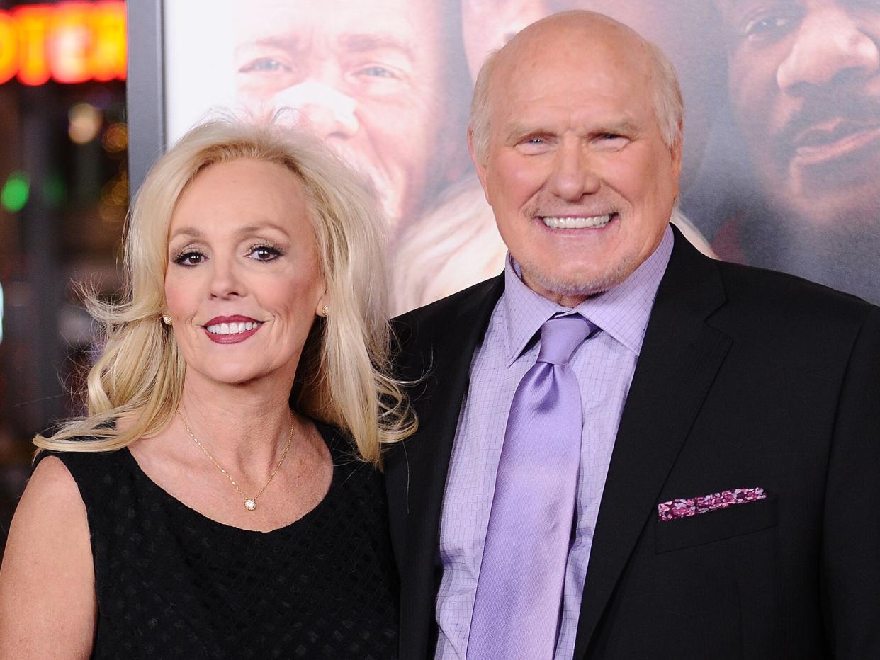 Terry Bradshaw and wife Tammy Bradshaw attend the premiere of "Father Figures" at TCL Chinese Theatre on December 13, 2017 in Hollywood, California