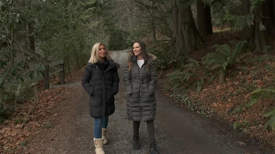 Correspondent Tracy Smith with actress Hilary Swank.  / Credit: CBS News