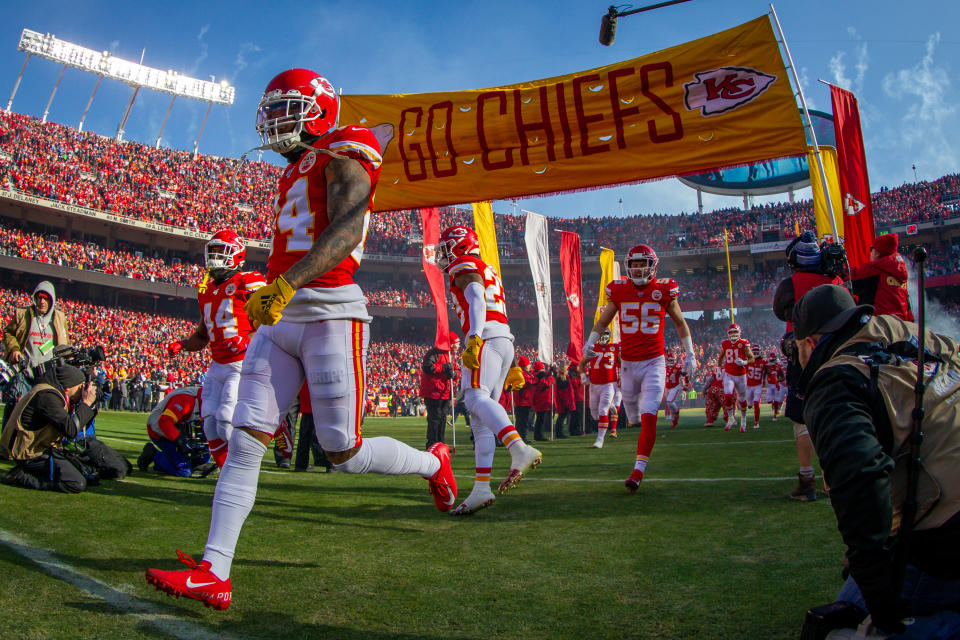 KANSAS CITY, MO - JANUARY 19: Kansas City Chiefs enter the game against the Tennessee Titans at Arrowhead Stadium in Kansas City, Missouri. (Photo by William Purnell/Icon Sportswire via Getty Images)