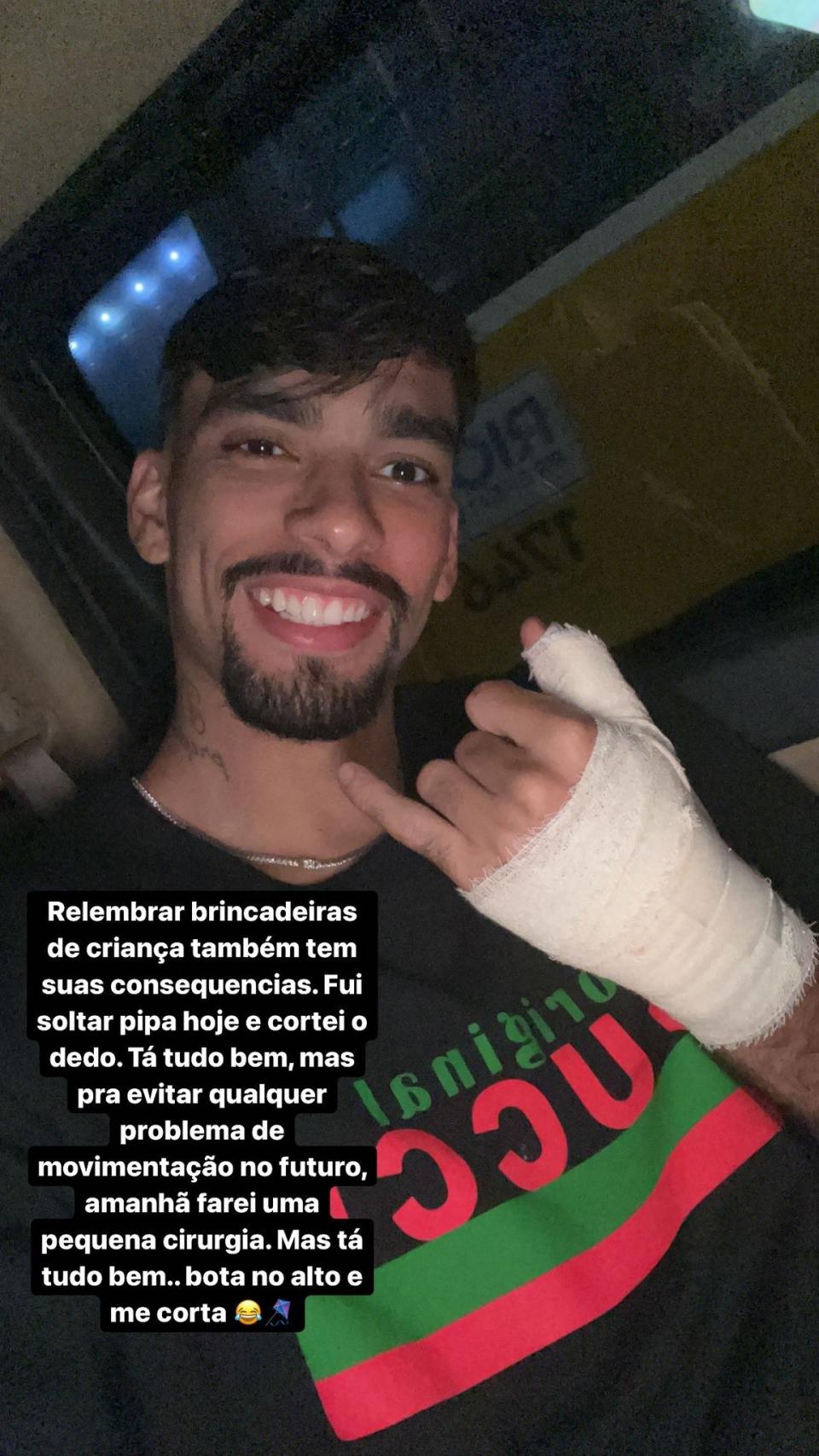 De férias no Brasil, Lucas Paquetá cortou o dedo, mas tranquilizou torcedores. Foto: (Reprodução/Instagram)