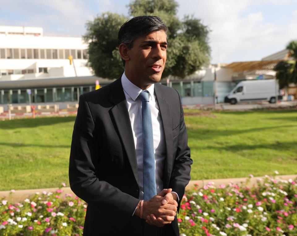 RIshi Sunak briefs press in Tel Aviv on 19 October (EPA)