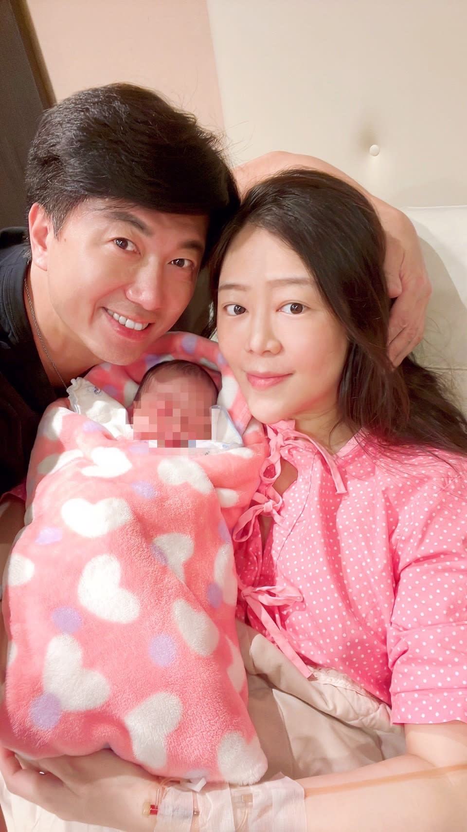 文汶18日剖腹產誕下女兒「模模」。（圖／民視提供）