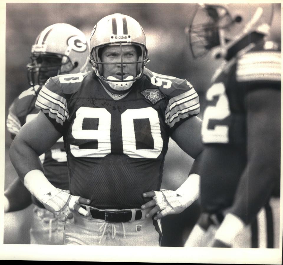 Steve McMichael started 14 games for the Packers in 1994 after a long career with Chicago.