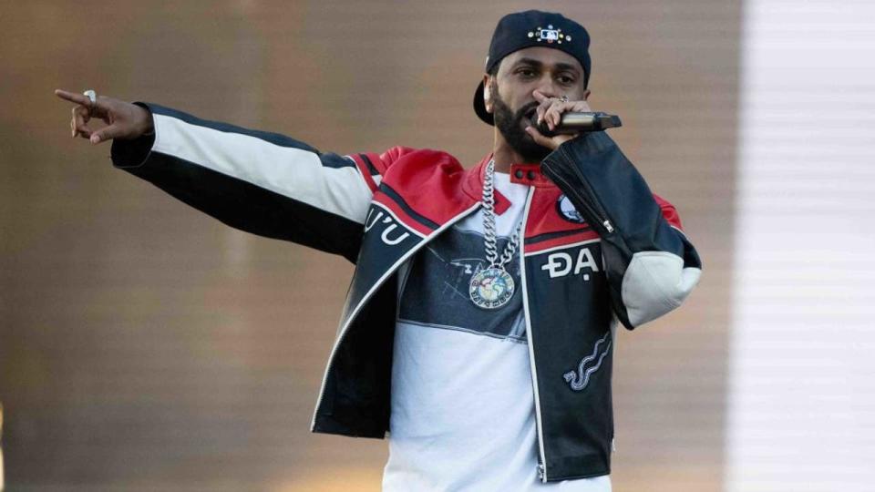 <div>INGLEWOOD, CALIFORNIA - MARCH 16: Rapper Big Sean performs onstage during day 2 of Rolling Loud 2024 at Hollywood Park Grounds on March 16, 2024 in Inglewood, California. (Photo by Scott Dudelson/Getty Images)</div>