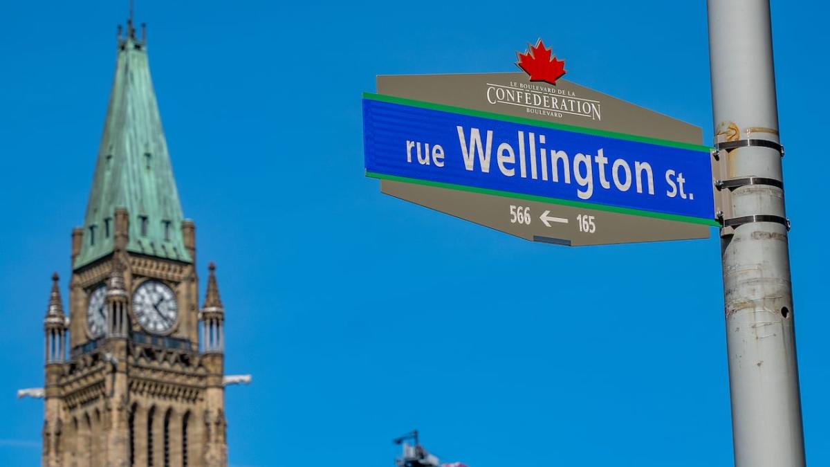 Feds frustrated by impasse with city over sale of Wellington Street