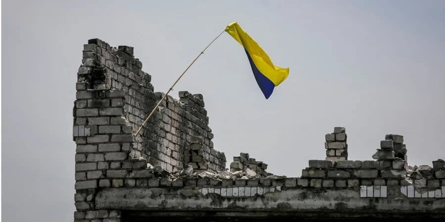 The flag of Ukraine in the liberated Neskuchne, Donetsk region, June 13, 23