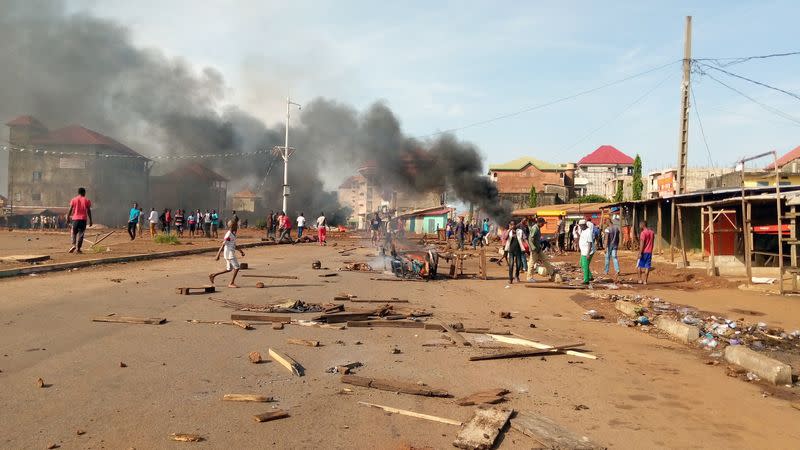 Deadly clashes as Guinea awaits result of presidential election