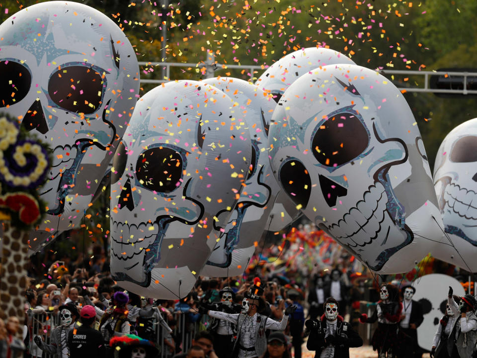 Tag der Toten: Mexiko gedenkt der Verstorbenen mit einer Parade