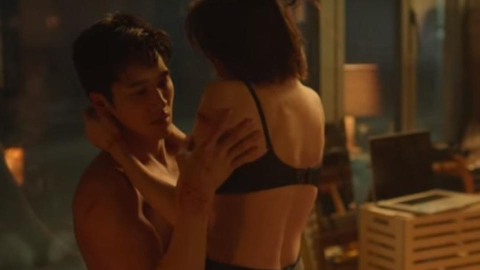 安普賢、韓韶禧劇中床戲引發爭議。（圖／翻攝自Netflix）