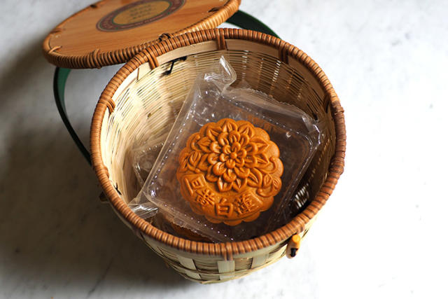 8 Pretty Mooncake Boxes To Get In 2021 To Repurpose After Mid-Autumn