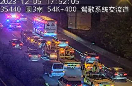 <strong>國道3號北向54.3公里鶯歌系統交流道路段5日傍晚發生4車追撞事故，後方車流回堵5公里。（圖／翻攝自高速公路1968）</strong>