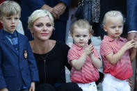 <p>Auch im stylishen Partnerlook sind Prinzessin Gabriella und Prinz Jacques überzeugend und stehlen ihrer schönen Mama, Fürstin Charlène, die Show. (Bild: ddpimages) </p>