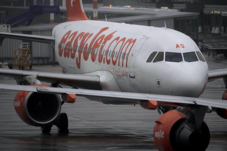 An easyJet pilot asked passengers to vote whether he should take off, as there was only a “50/50” chance of both engines working.