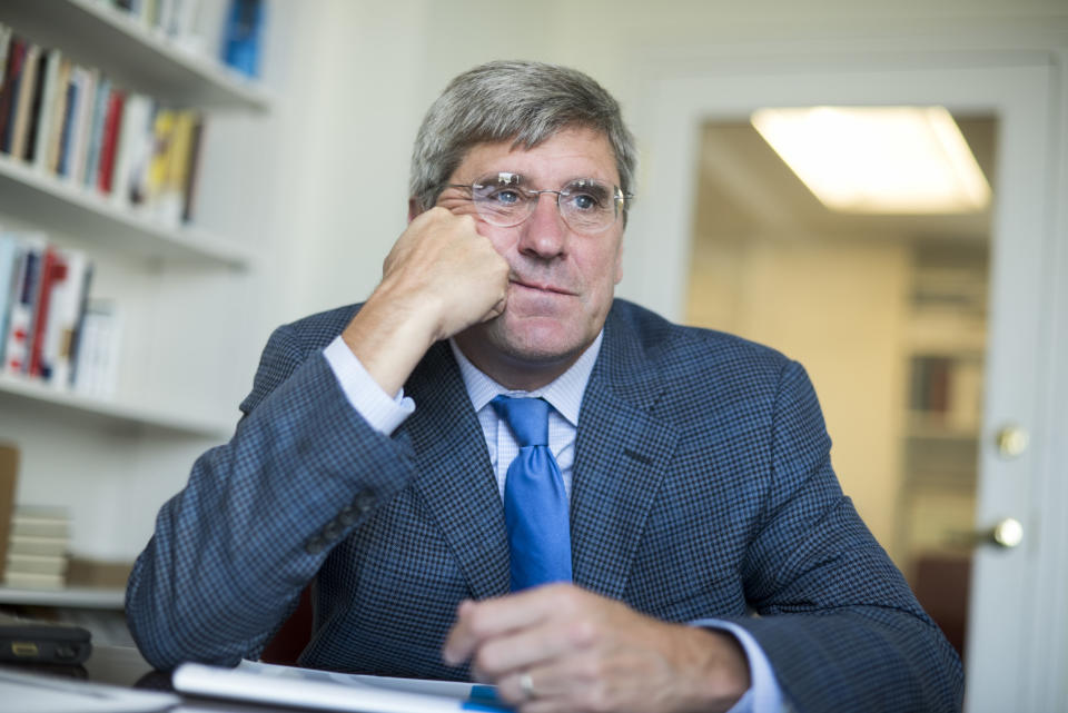 Stephen Moore of The Heritage Foundation in his Washington office in August 2016. (Photo: Tom Williams via Getty Images)